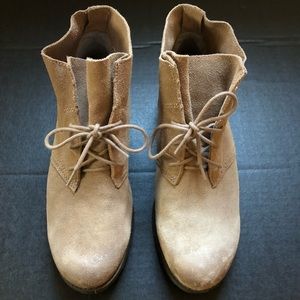 Naturalizer lace up boot